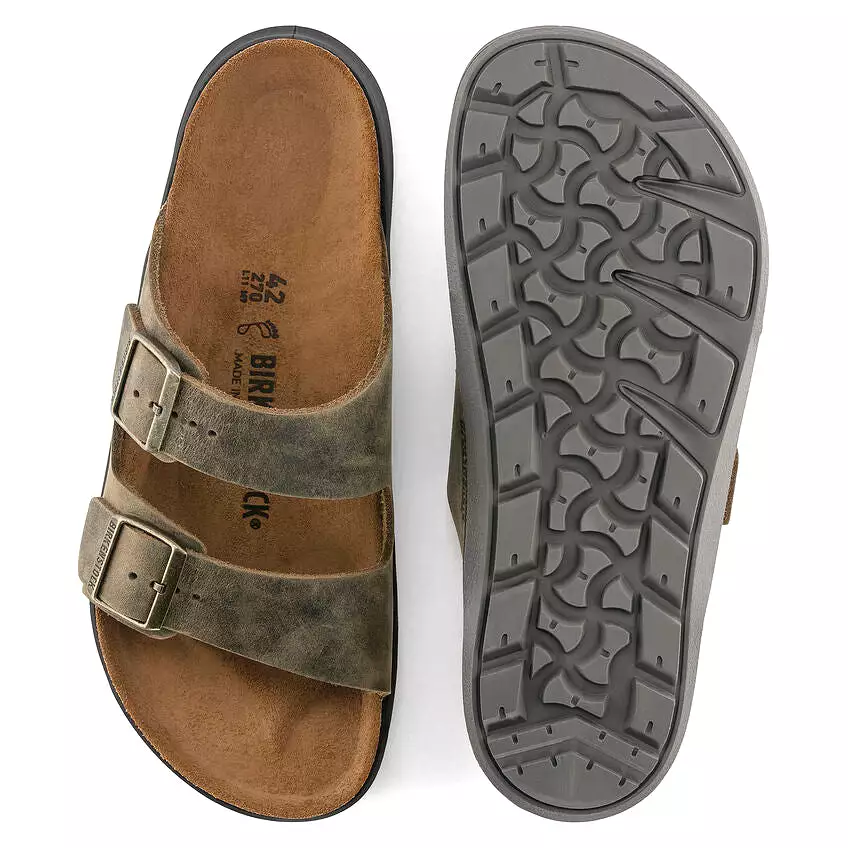 'Birkenstock' Men's Arizona Rugged Oiled Leather Sandal - Faded Khaki