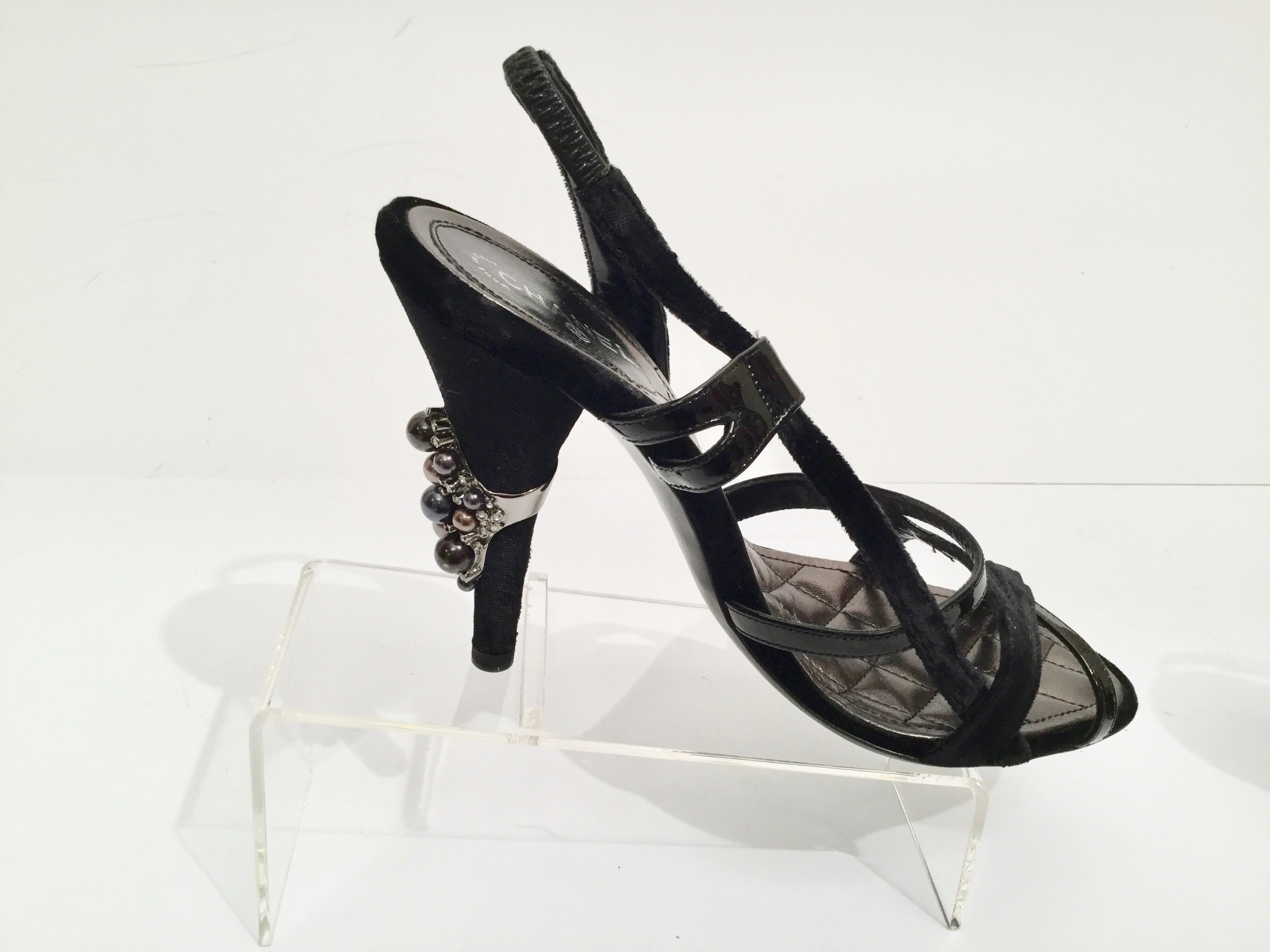 Brand New Chanel 04A 2004 Fall Black Velvet Patent Leather Sandal Heels pearl embellishment EU 38.5