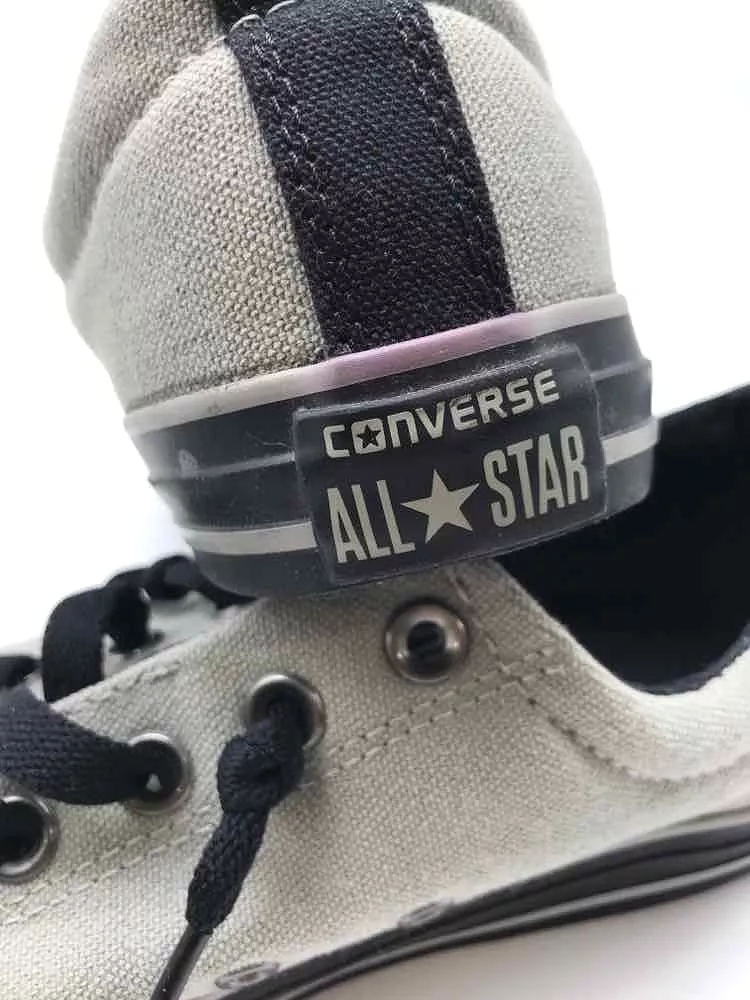 Pre-Owned Converse Grey Size 5.5 Fashion Sneaker Athletic Shoes