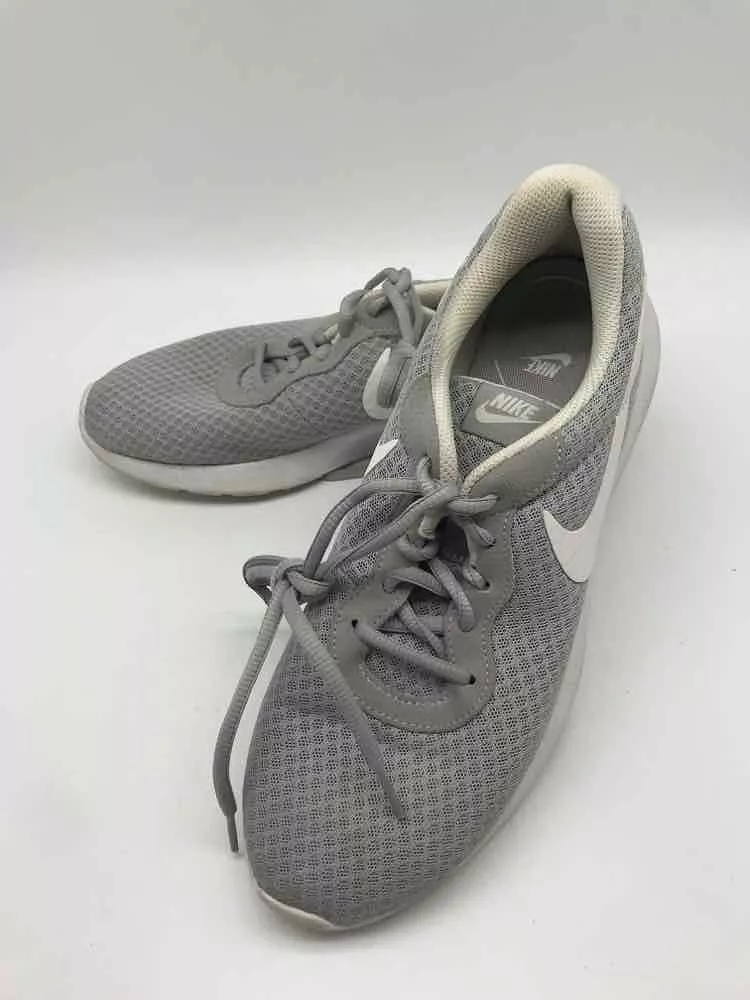 Pre-Owned Nike Grey Size 9.5 Sneaker Sneaker